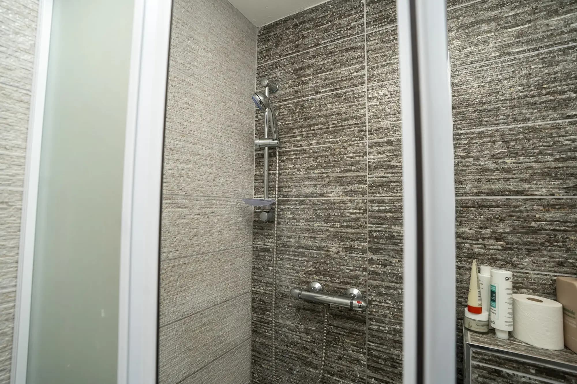 property photo 9 of 24