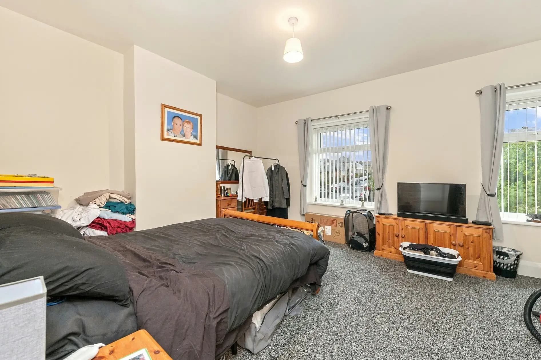 property photo 9 of 17