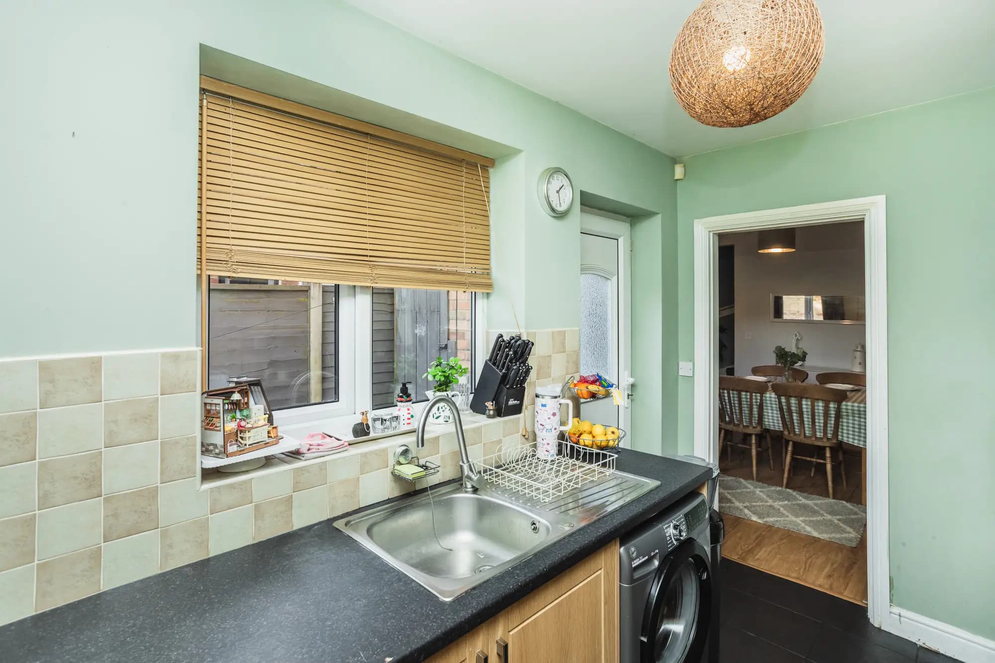 property photo 9 of 33