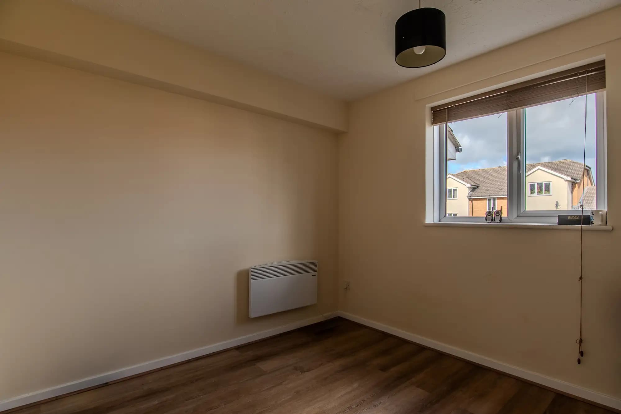 property photo 9 of 18