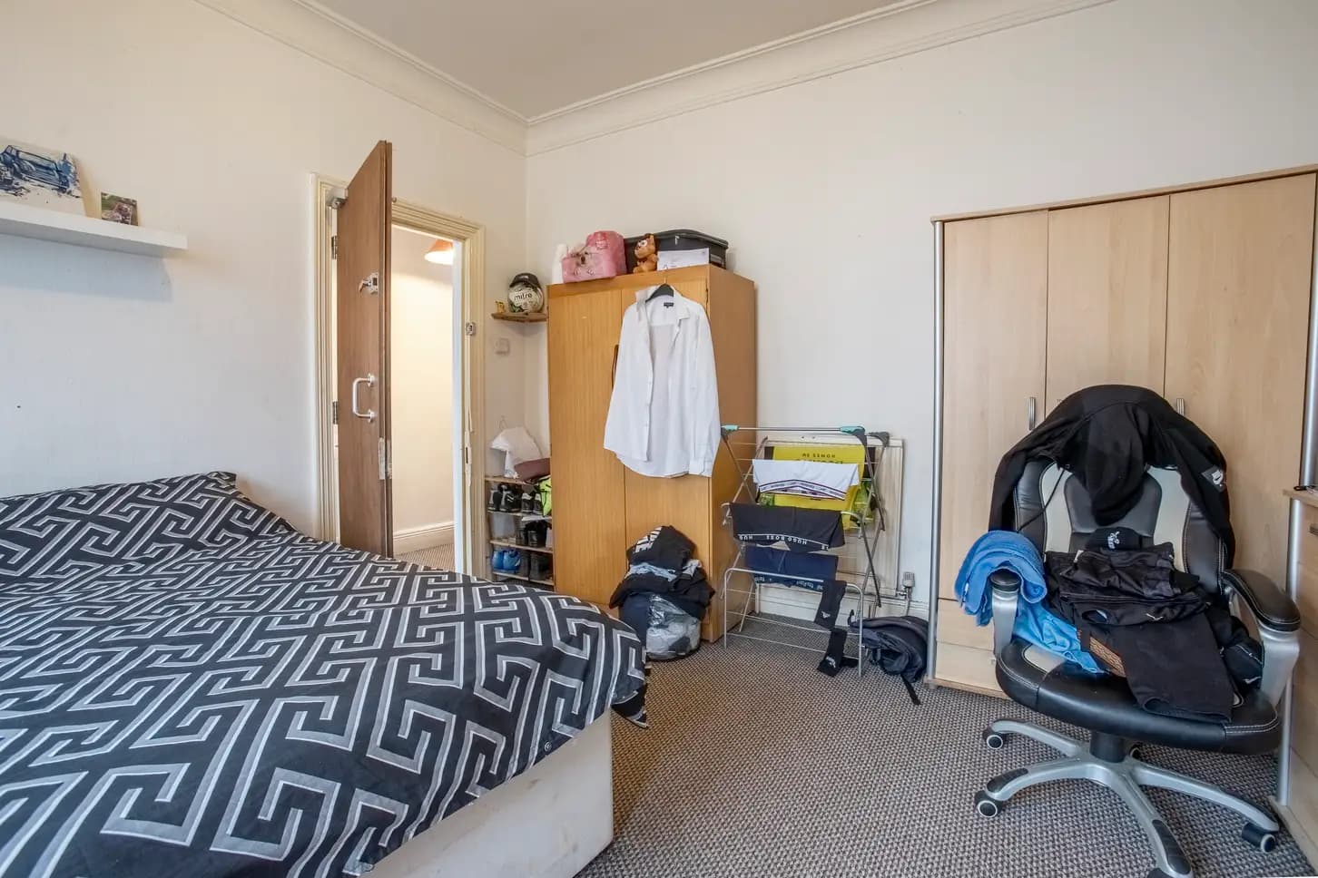 property photo 9 of 21