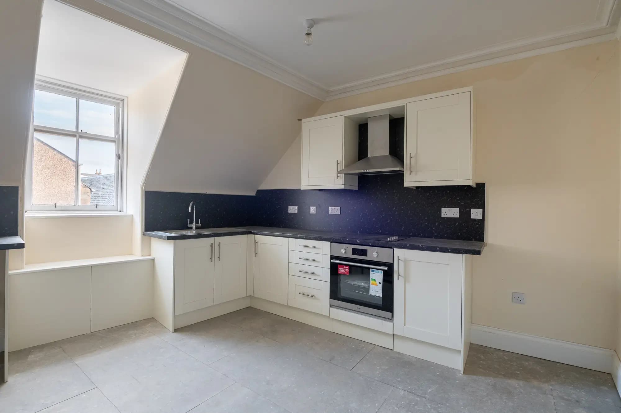 property photo 7 of 22