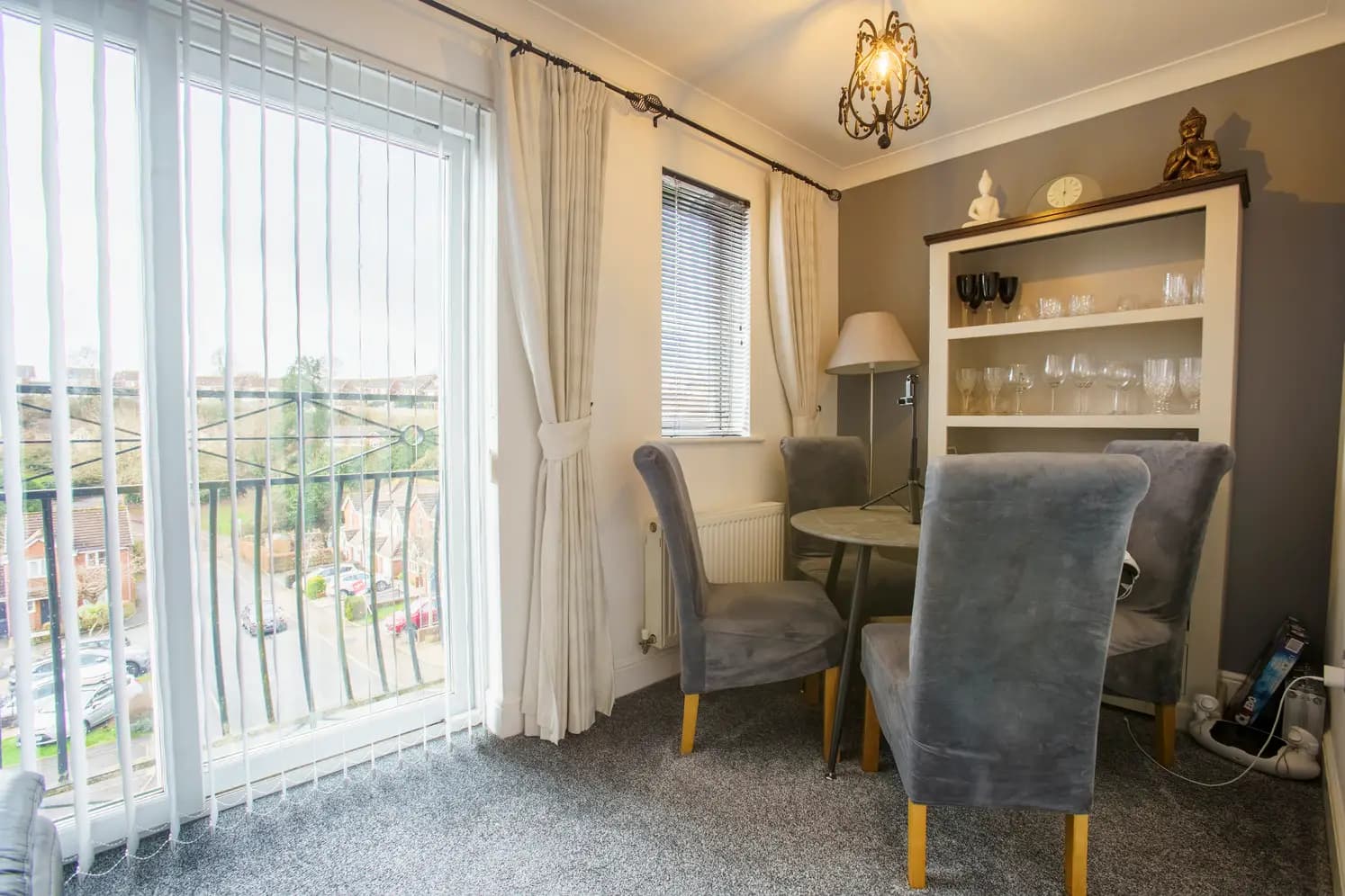 property photo 4 of 16