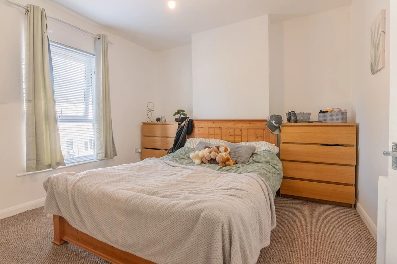 property photo 16 of 28