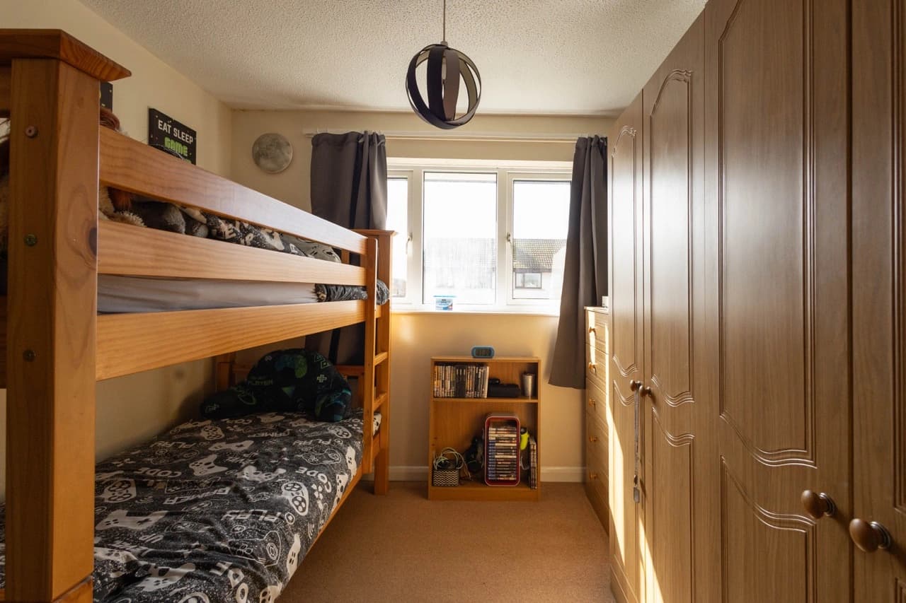 property photo 18 of 26