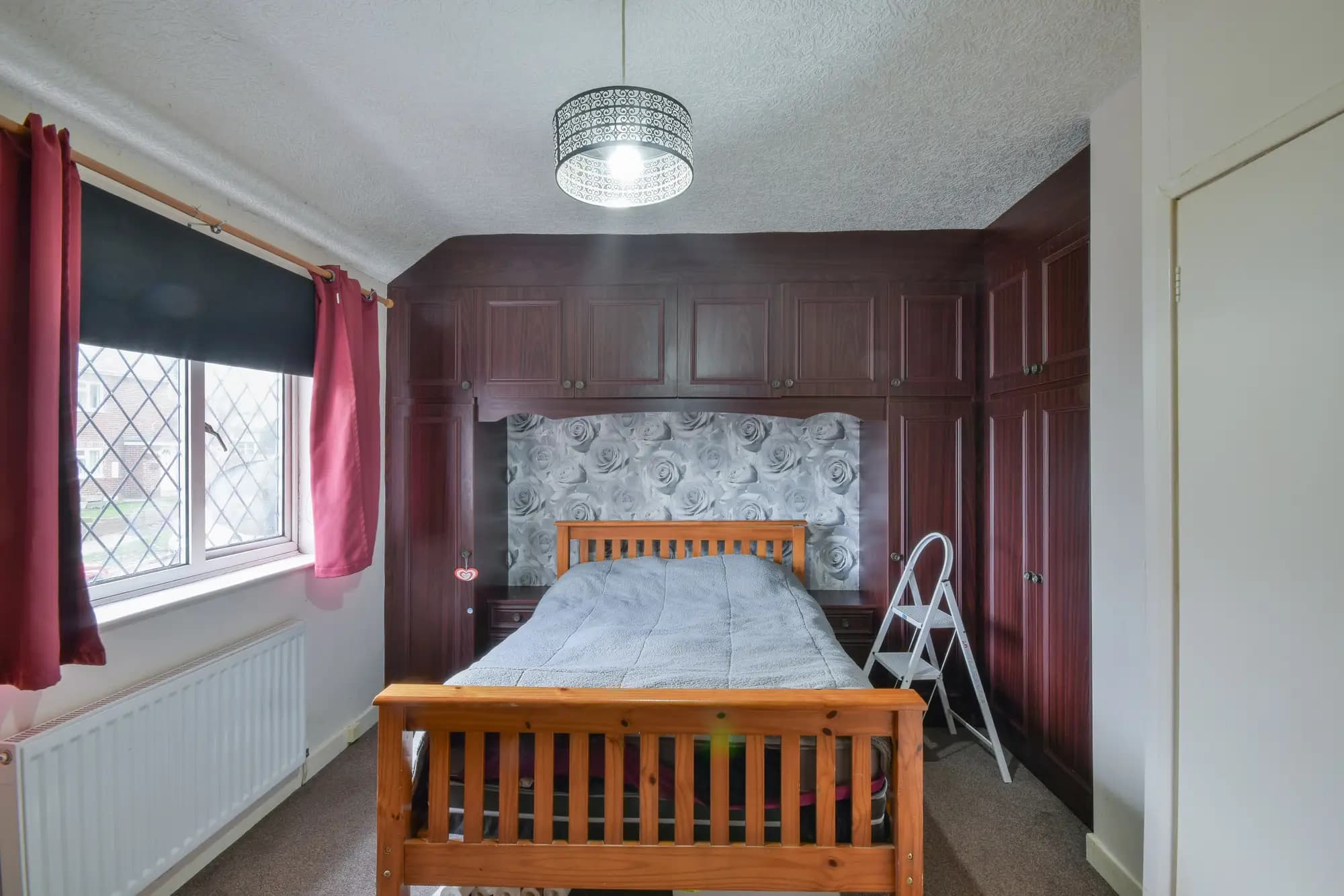 property photo 8 of 16