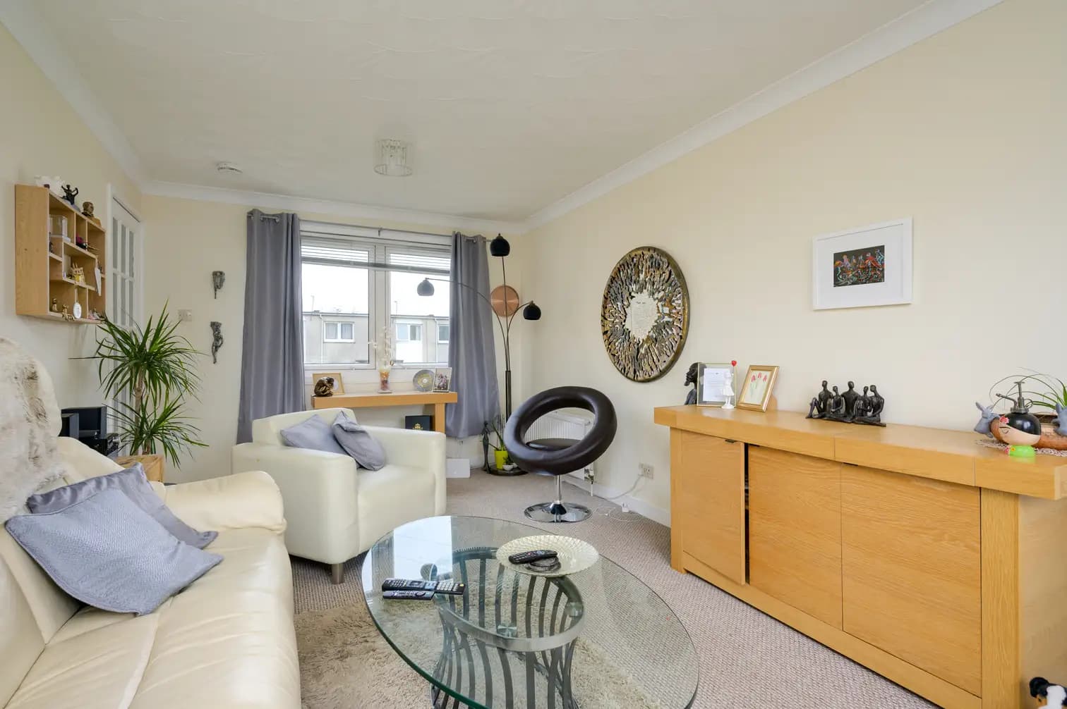 property photo 5 of 19