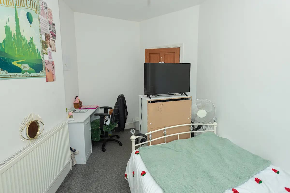 property photo 32 of 55