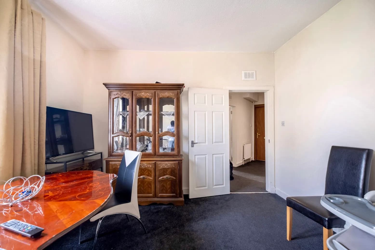 property photo 5 of 28