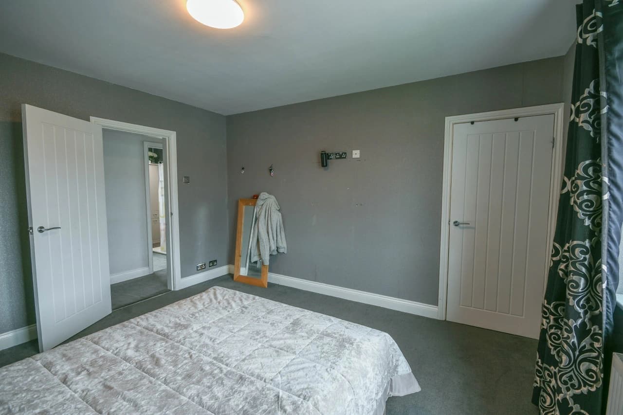 property photo 12 of 20