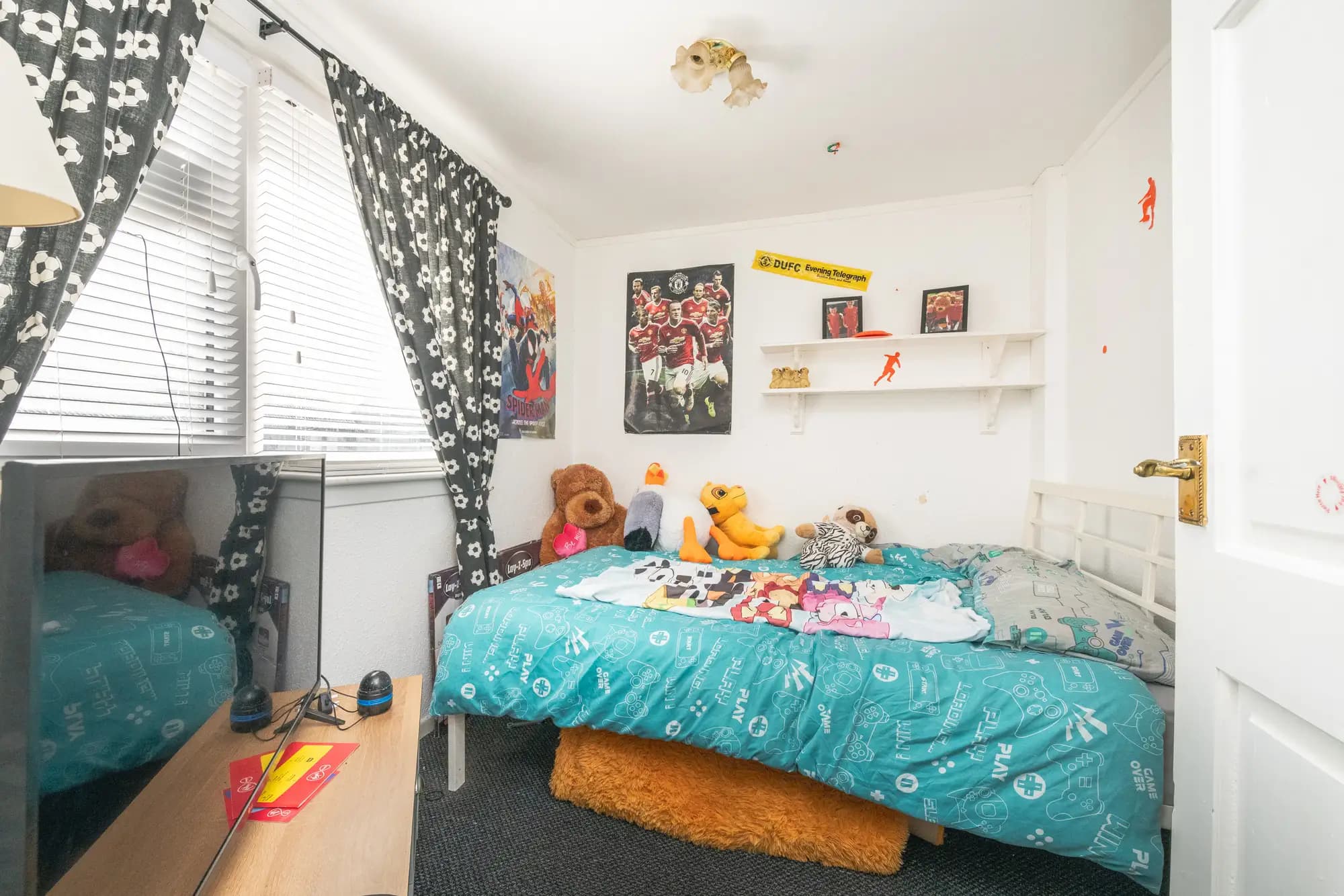 property photo 11 of 15