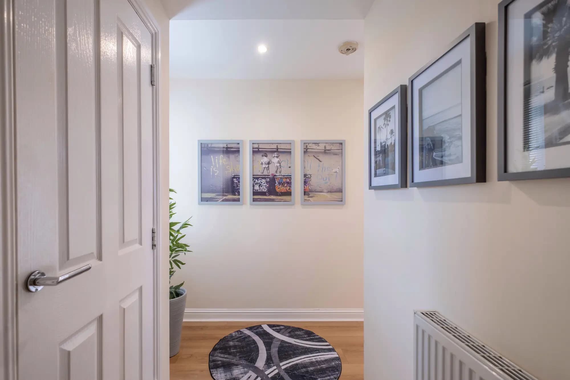 property photo 20 of 28