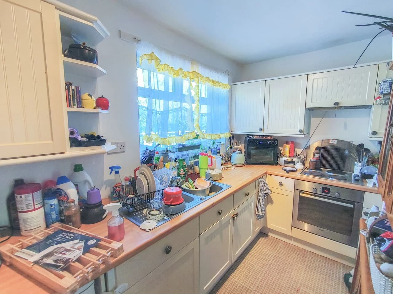 property photo 6 of 17