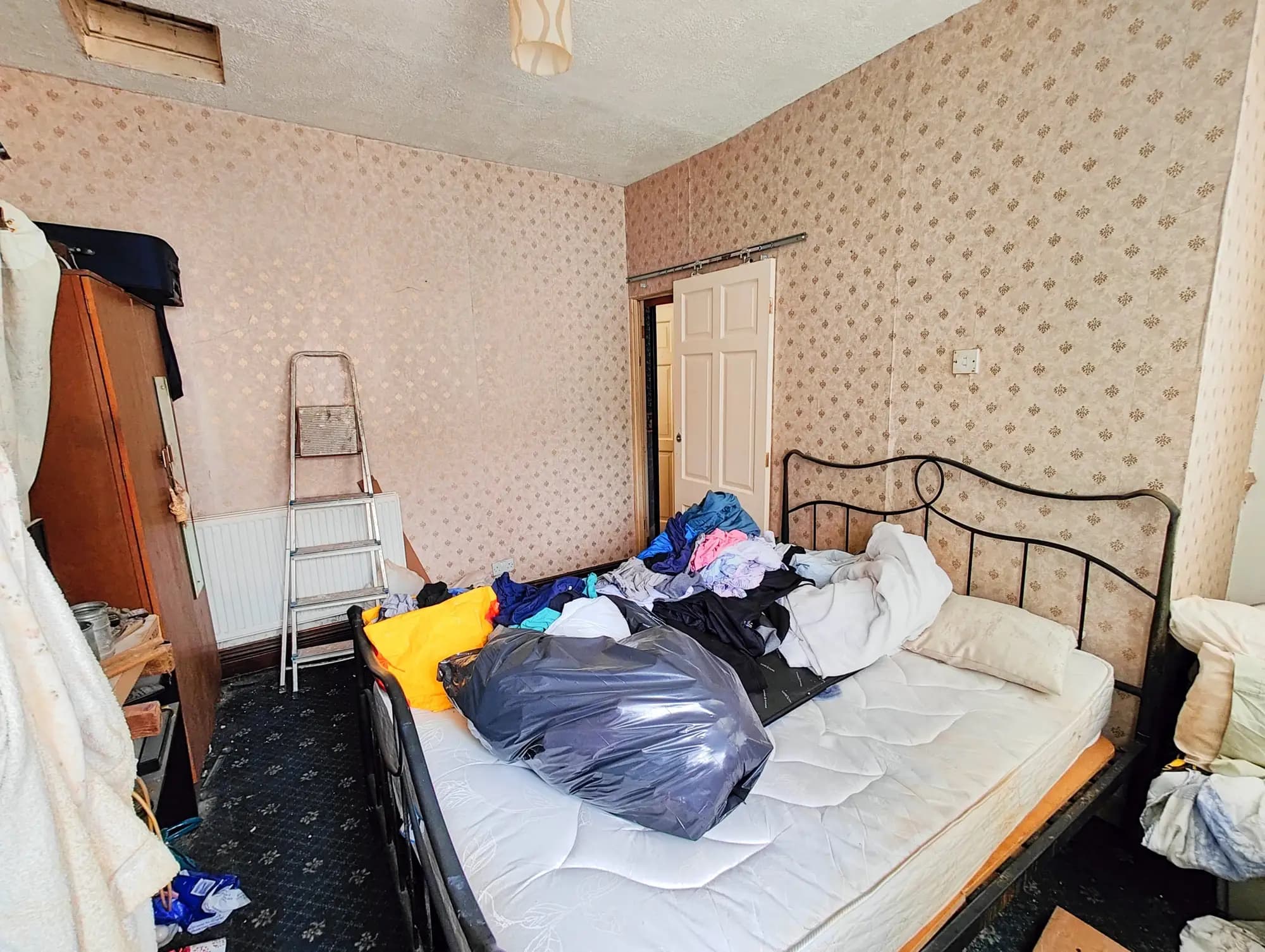 property photo 10 of 17