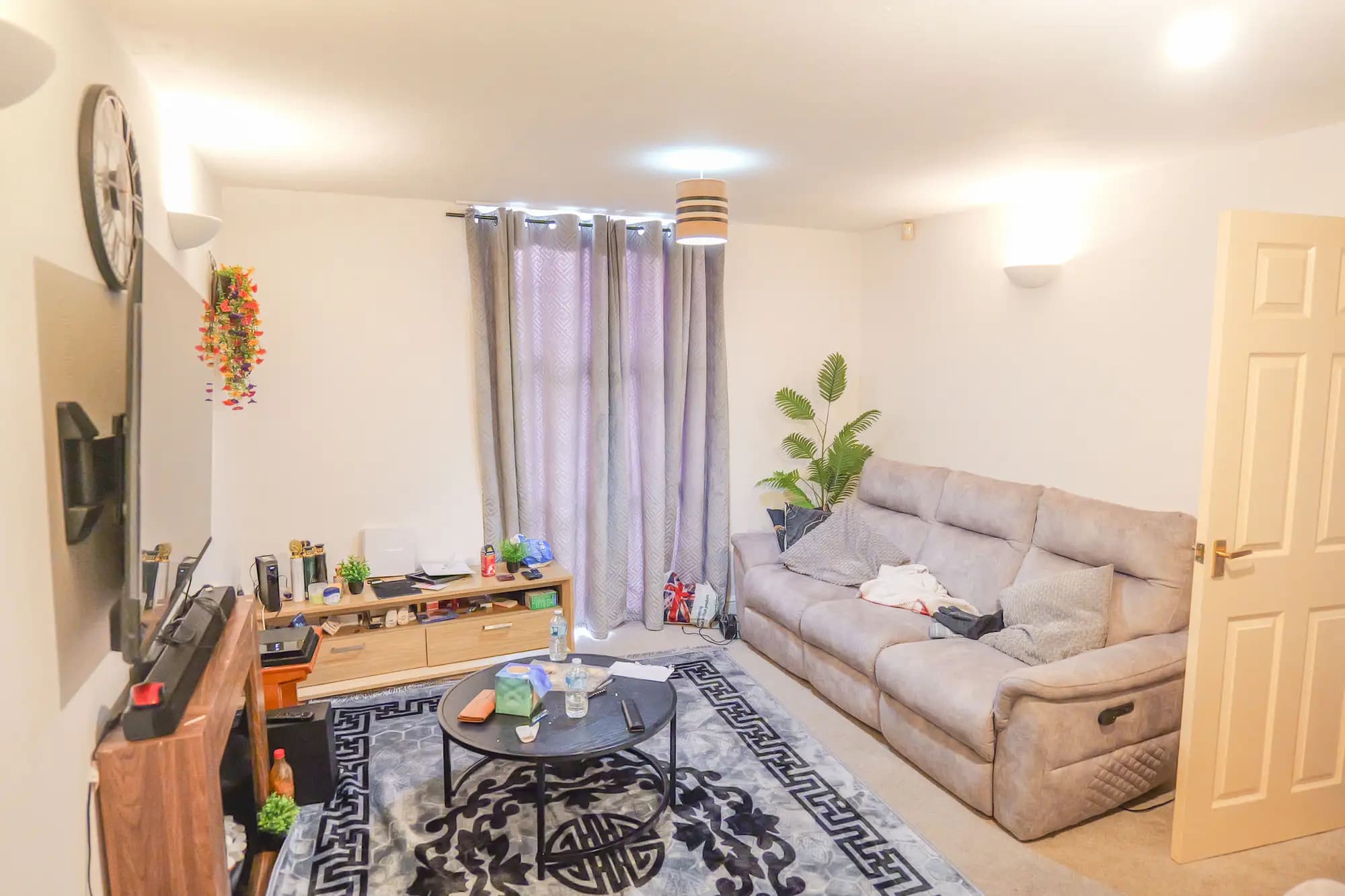 property photo 2 of 31