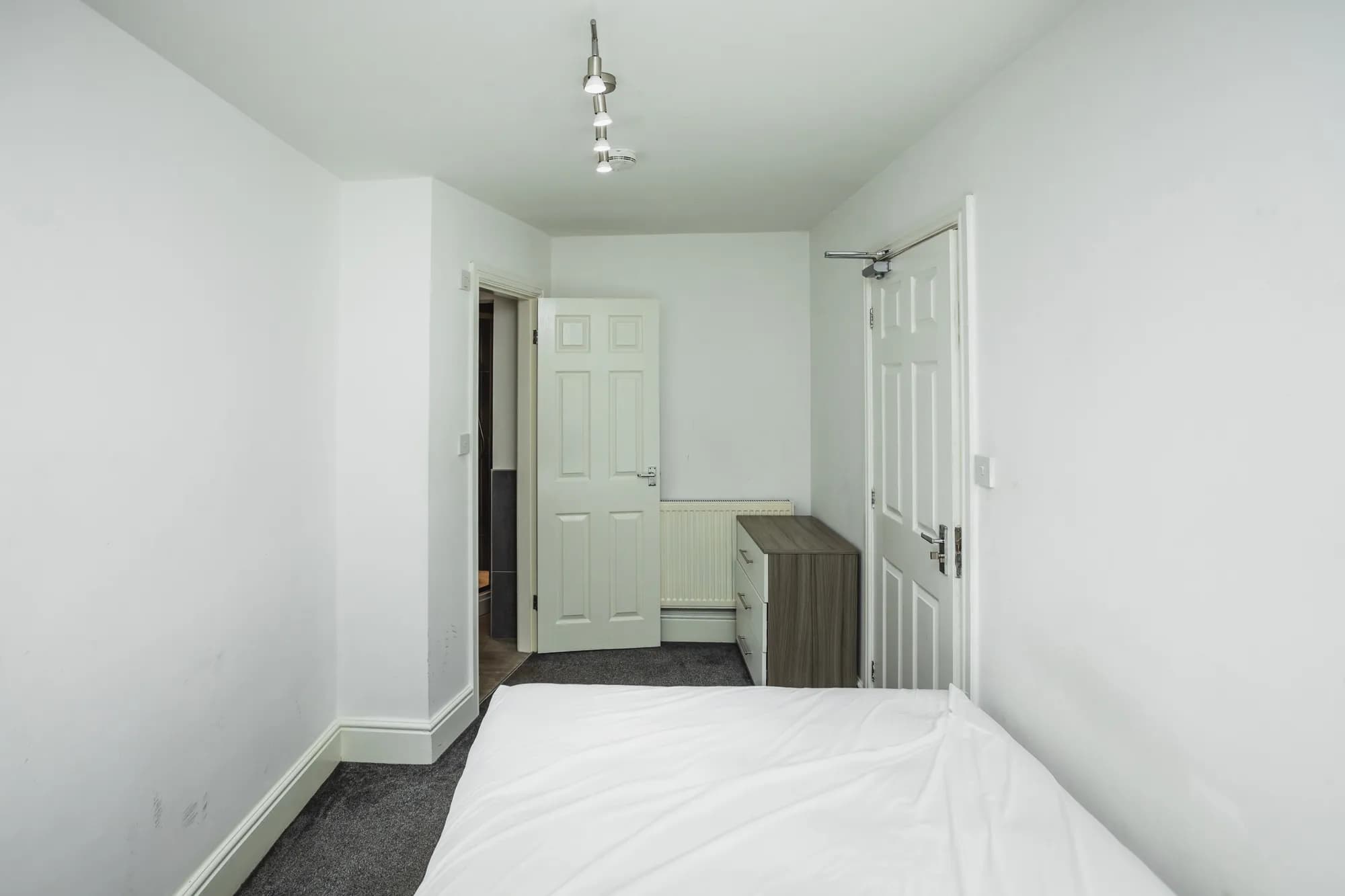 property photo 23 of 40