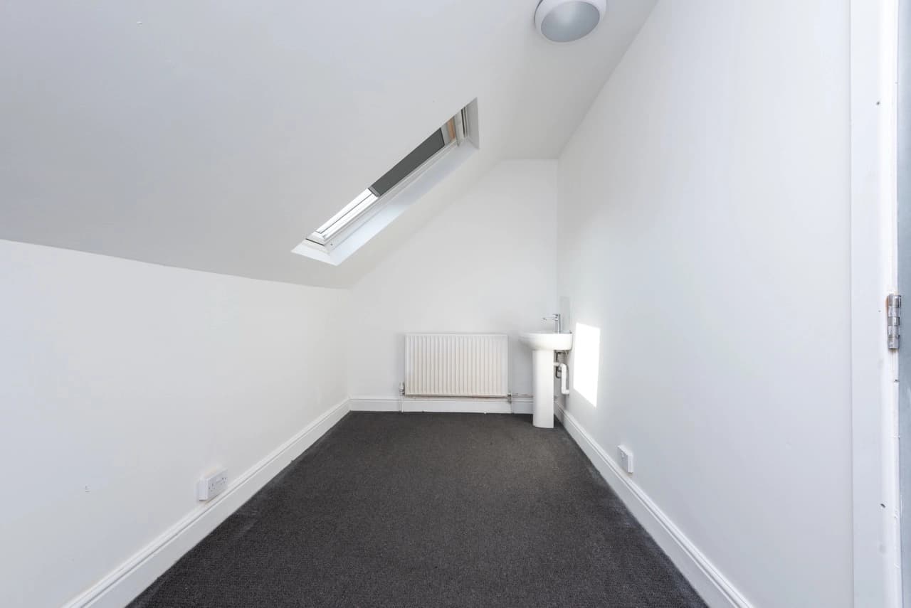 property photo 28 of 40