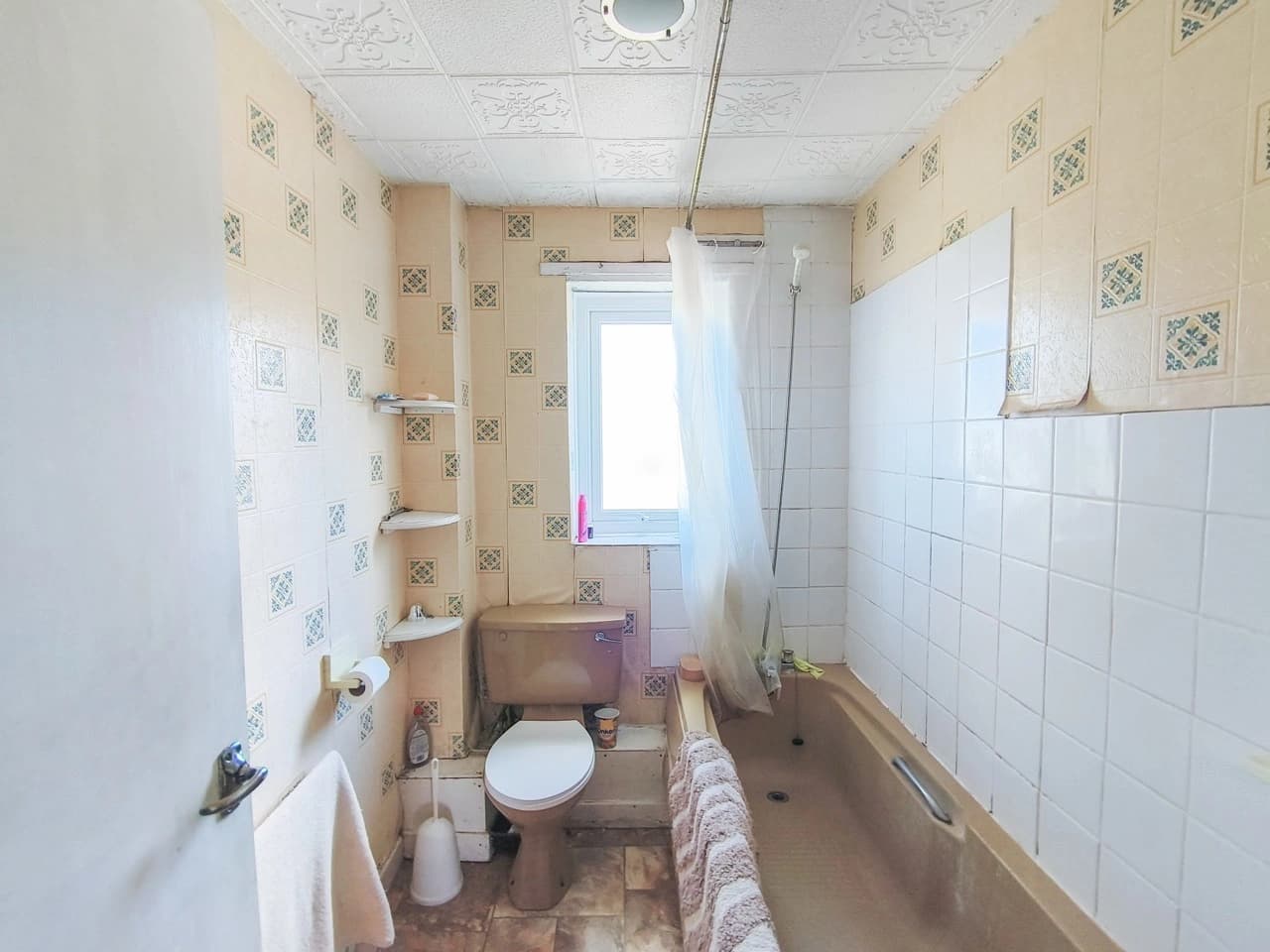 property photo 6 of 16