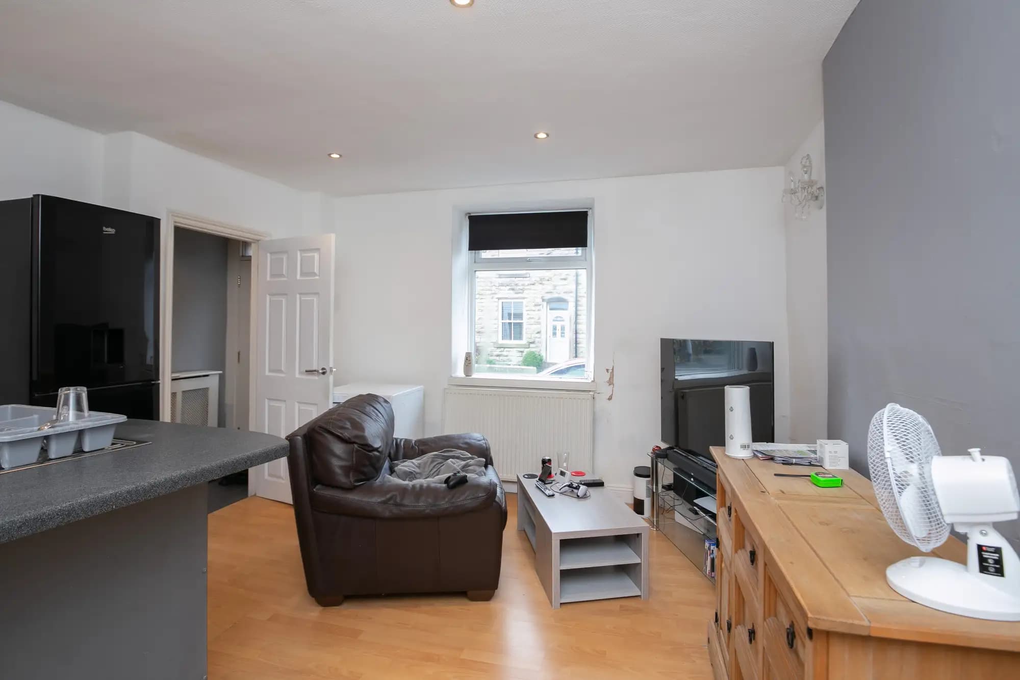 property photo 4 of 15