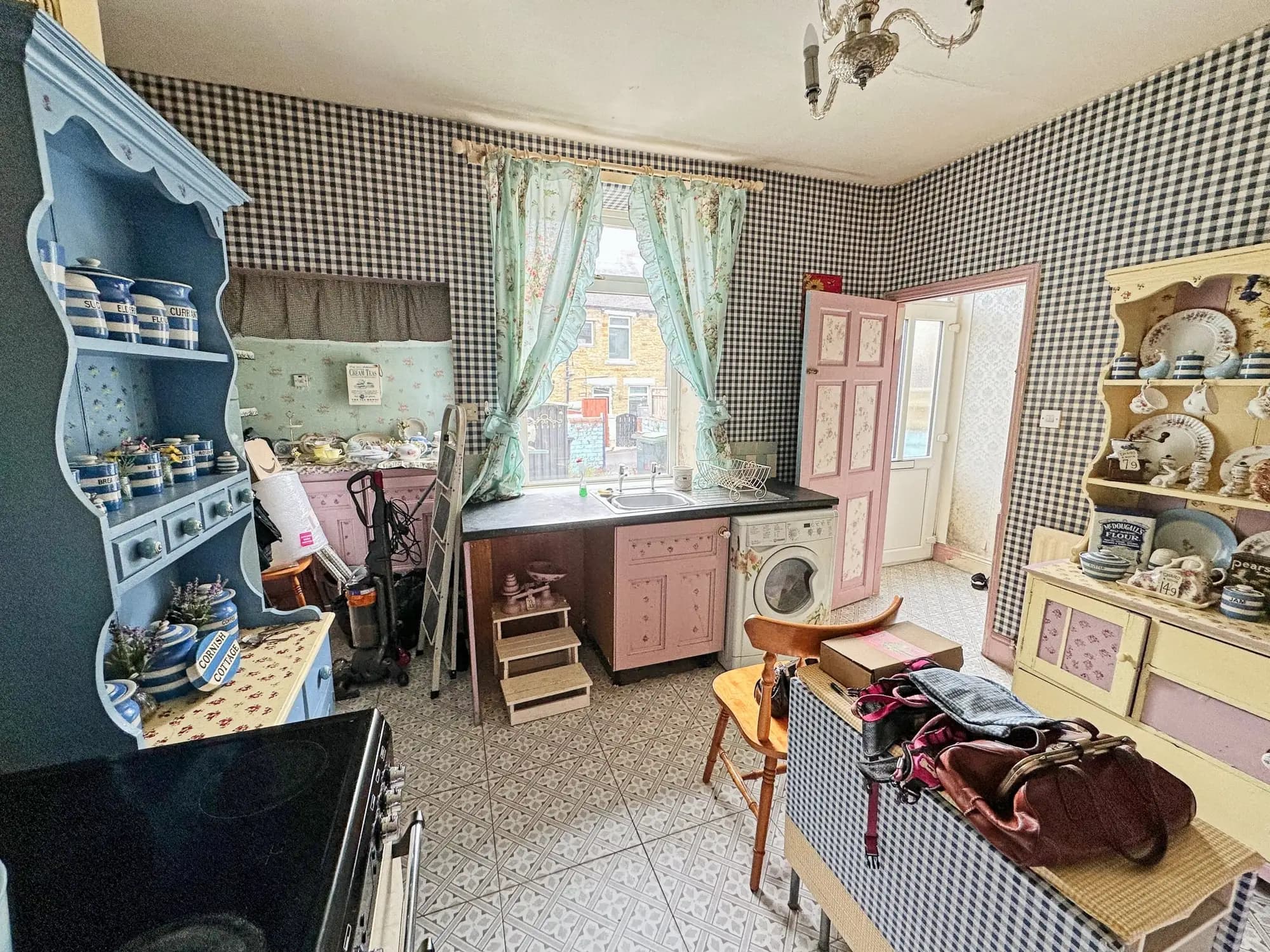 property photo 5 of 26