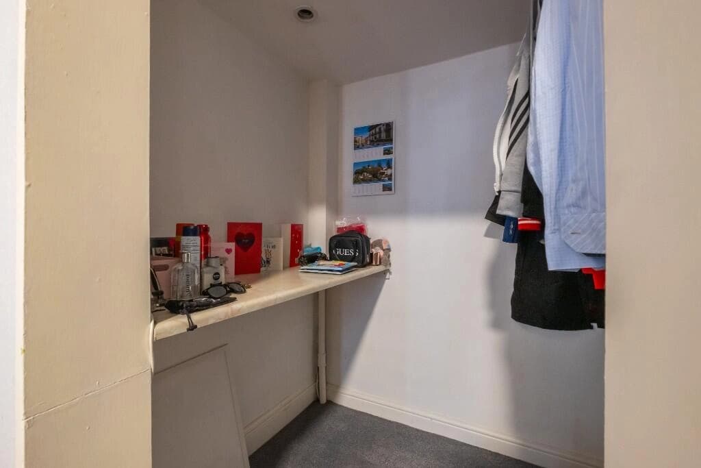 property photo 16 of 40