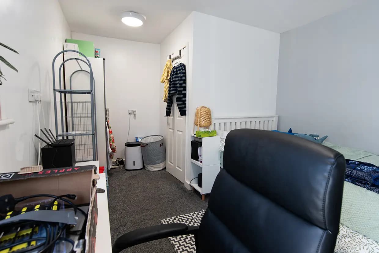 property photo 21 of 37