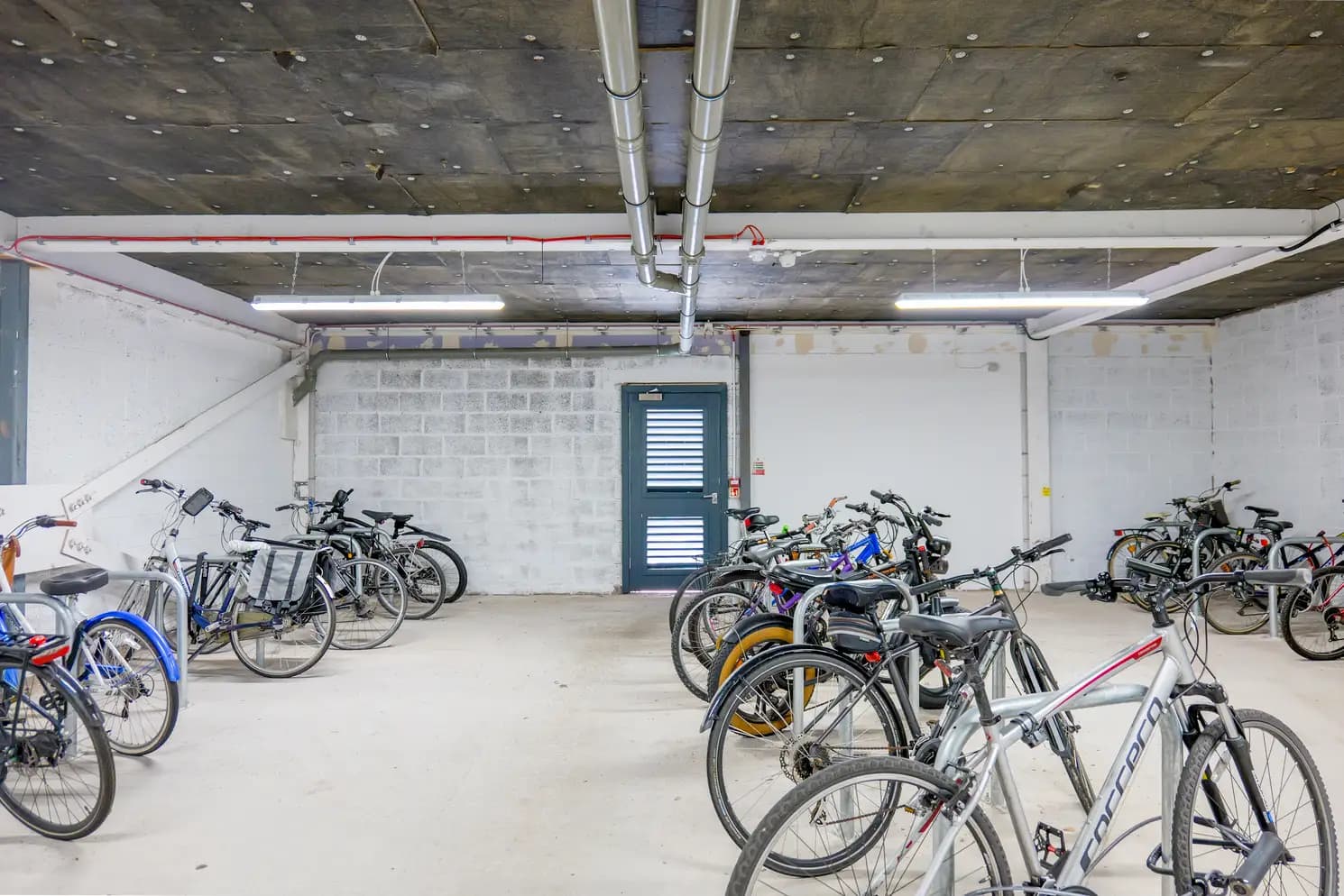 property photo 9 of 14