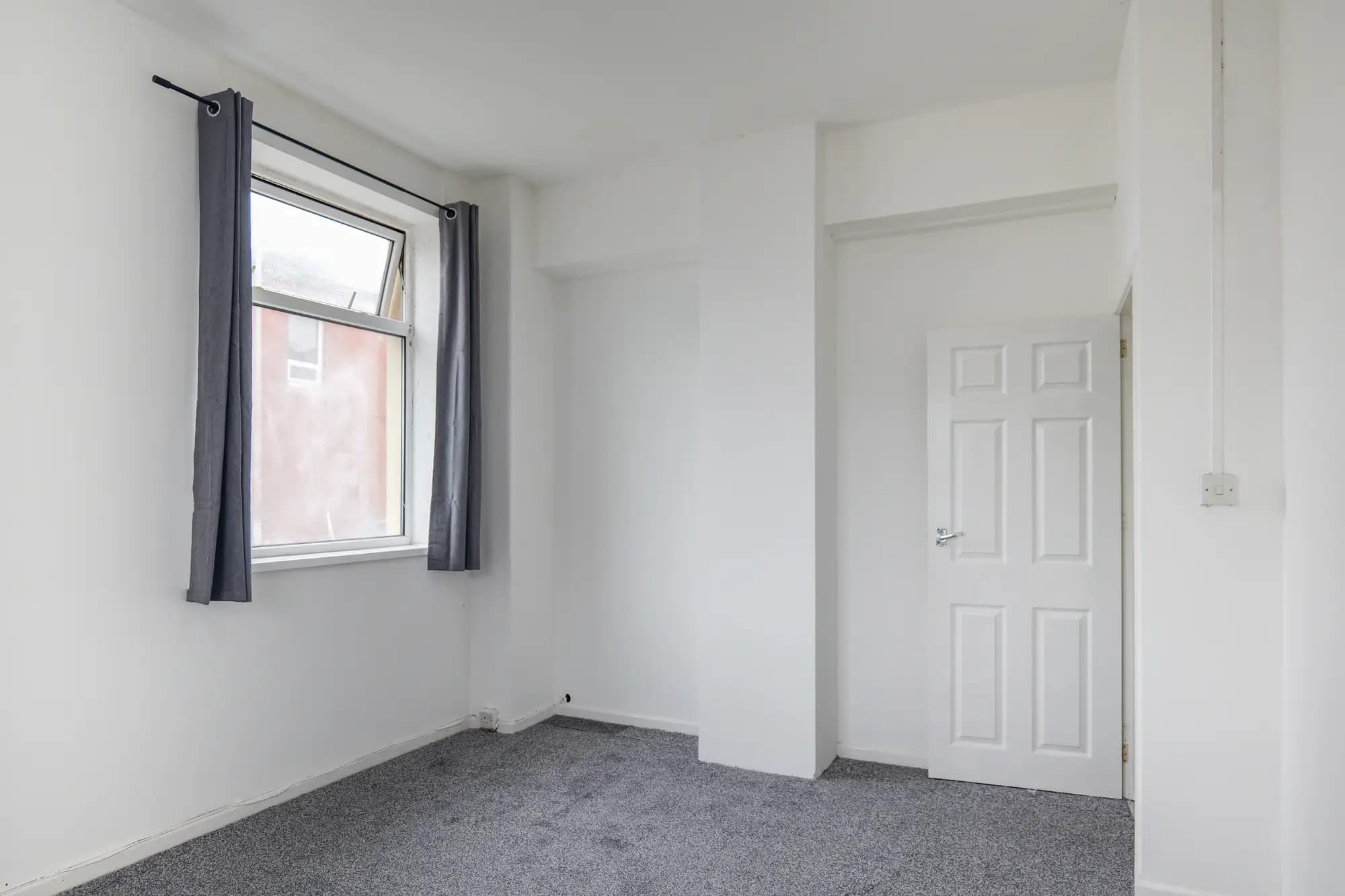 property photo 22 of 32