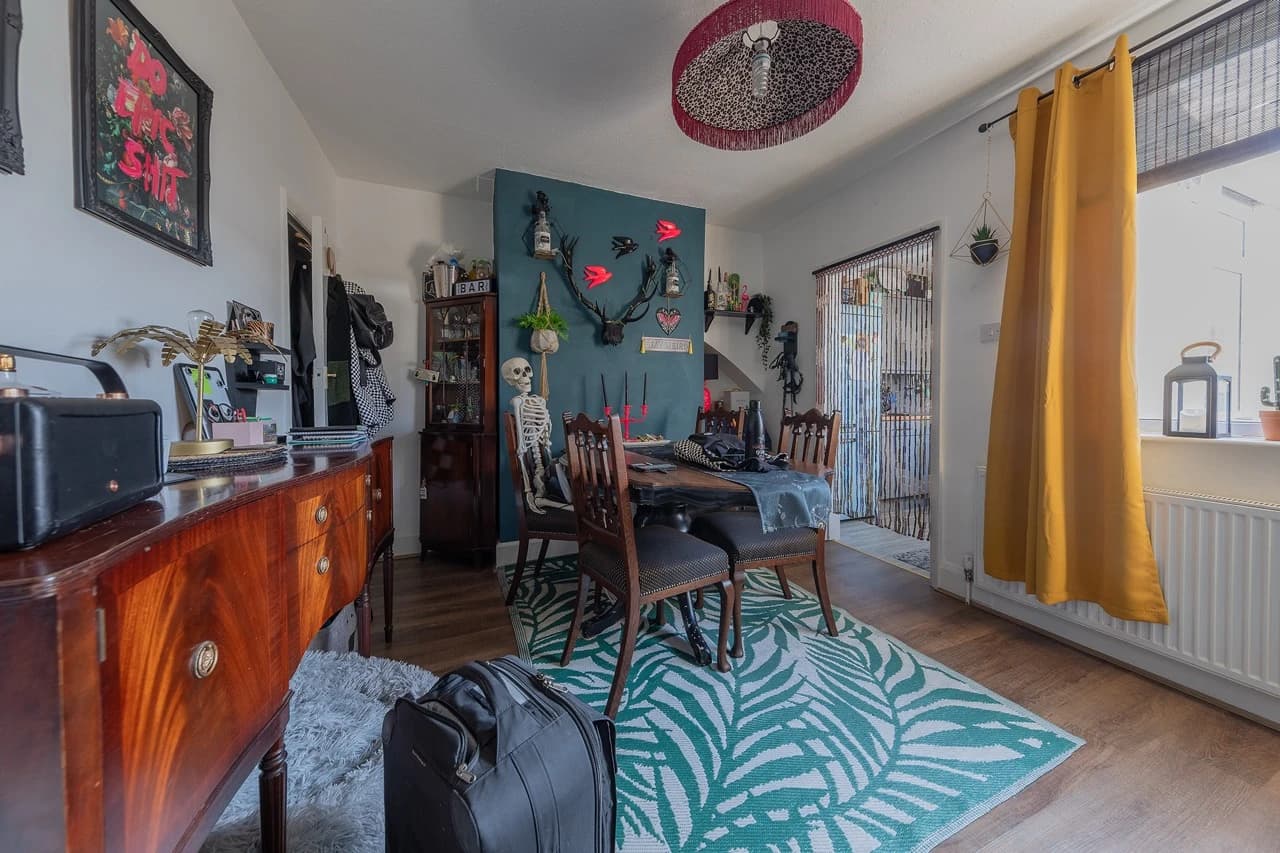 property photo 5 of 29