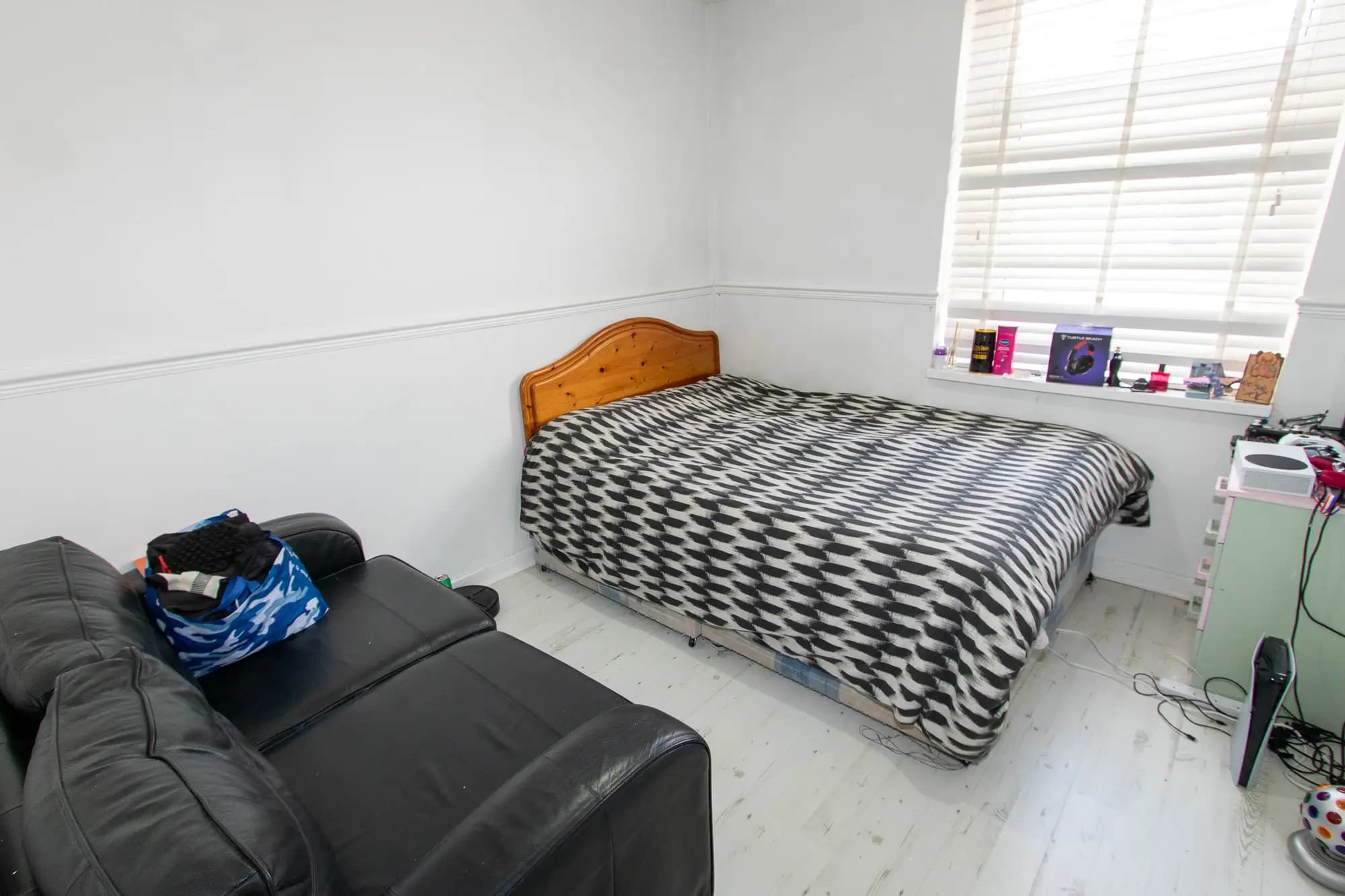 property photo 12 of 25
