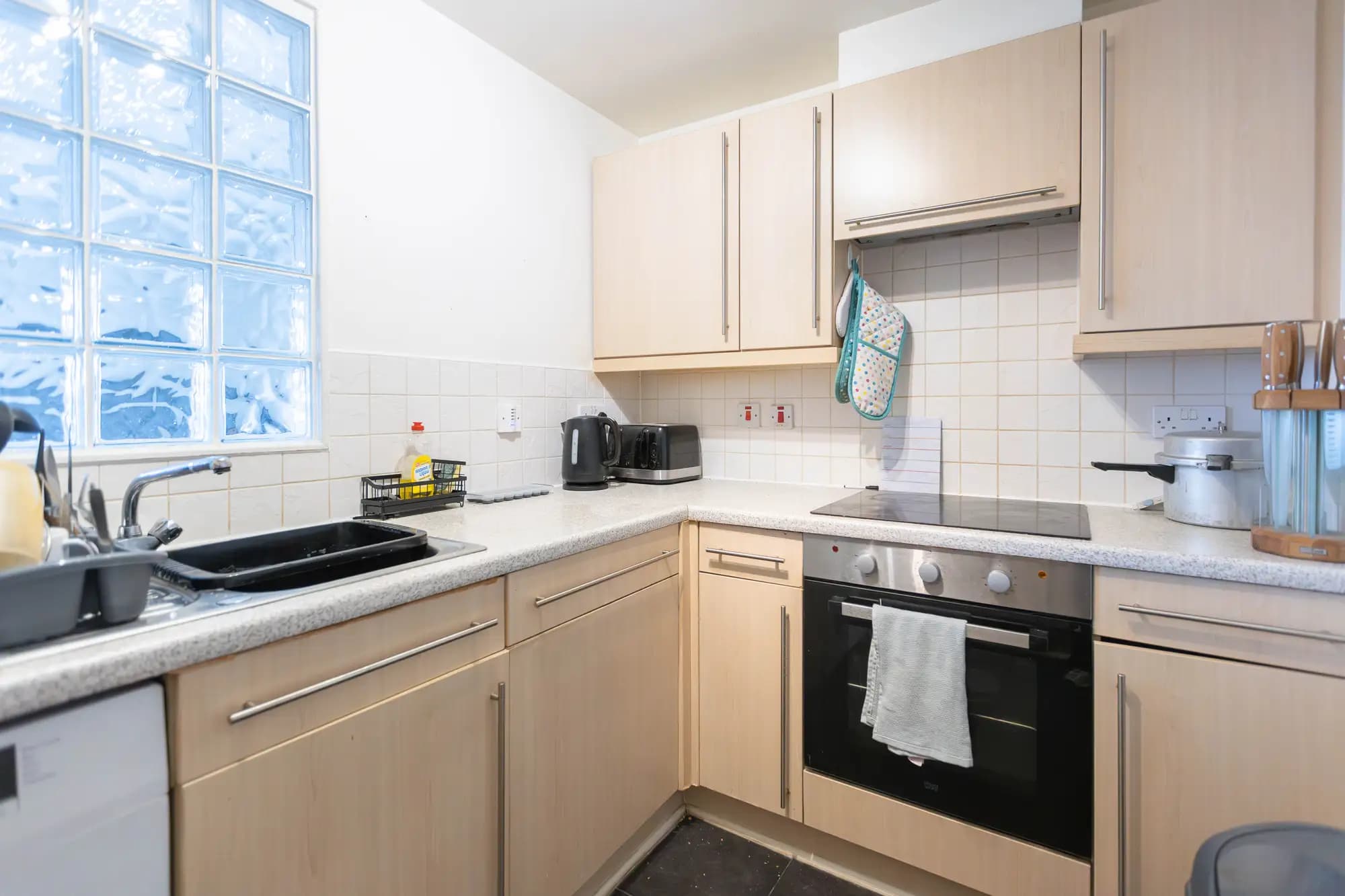 property photo 6 of 34