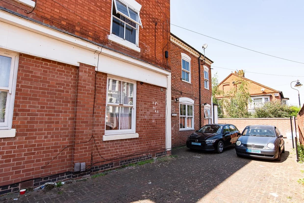 property photo 15 of 16