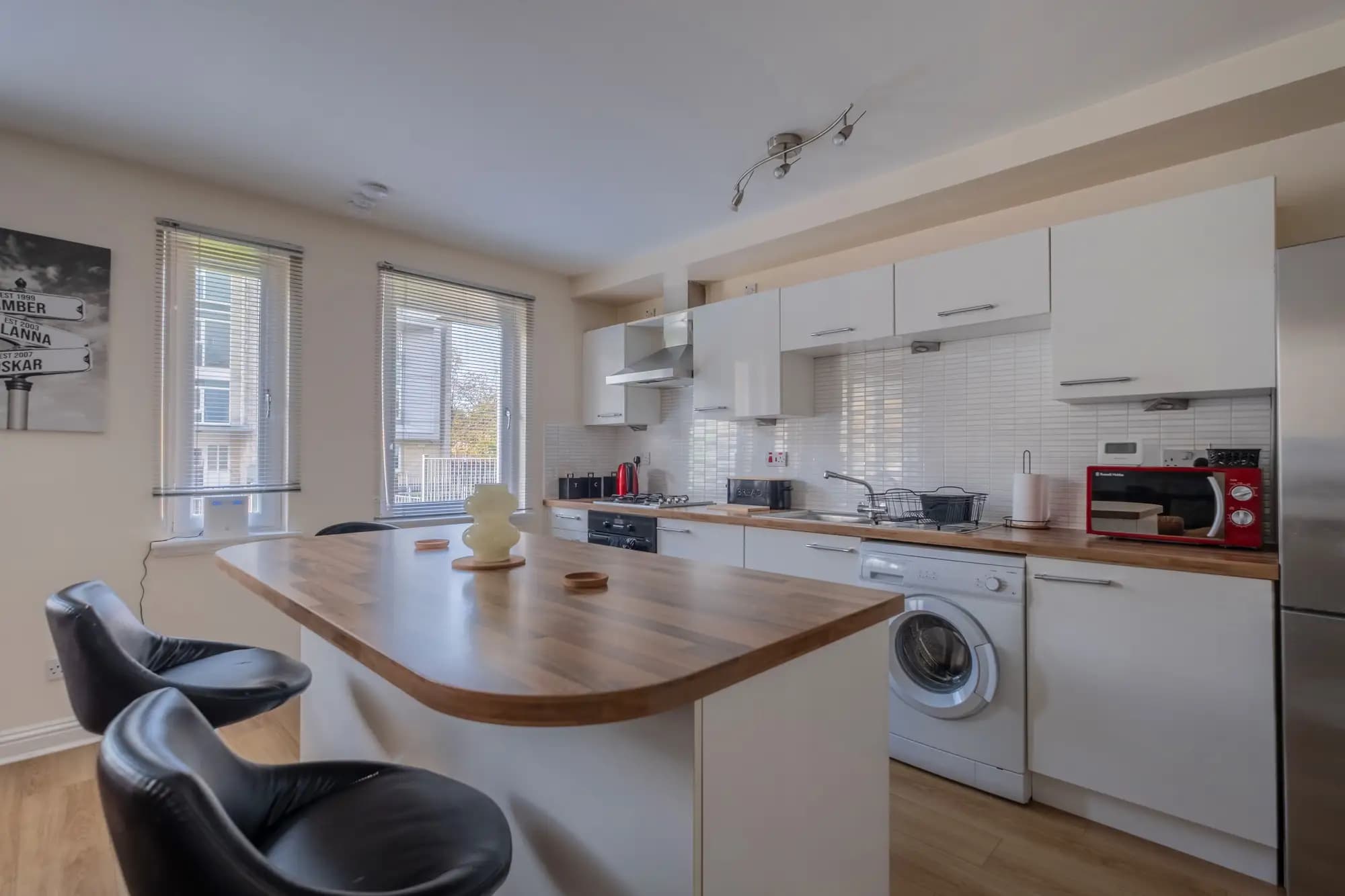 property photo 8 of 28