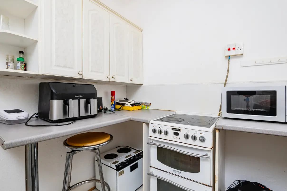 property photo 11 of 80