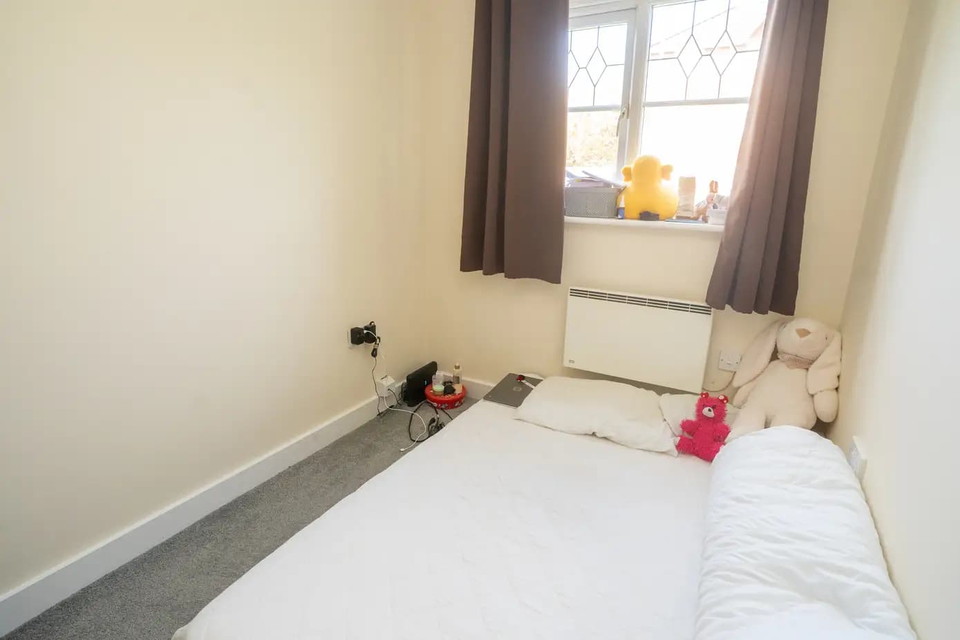 property photo 11 of 18