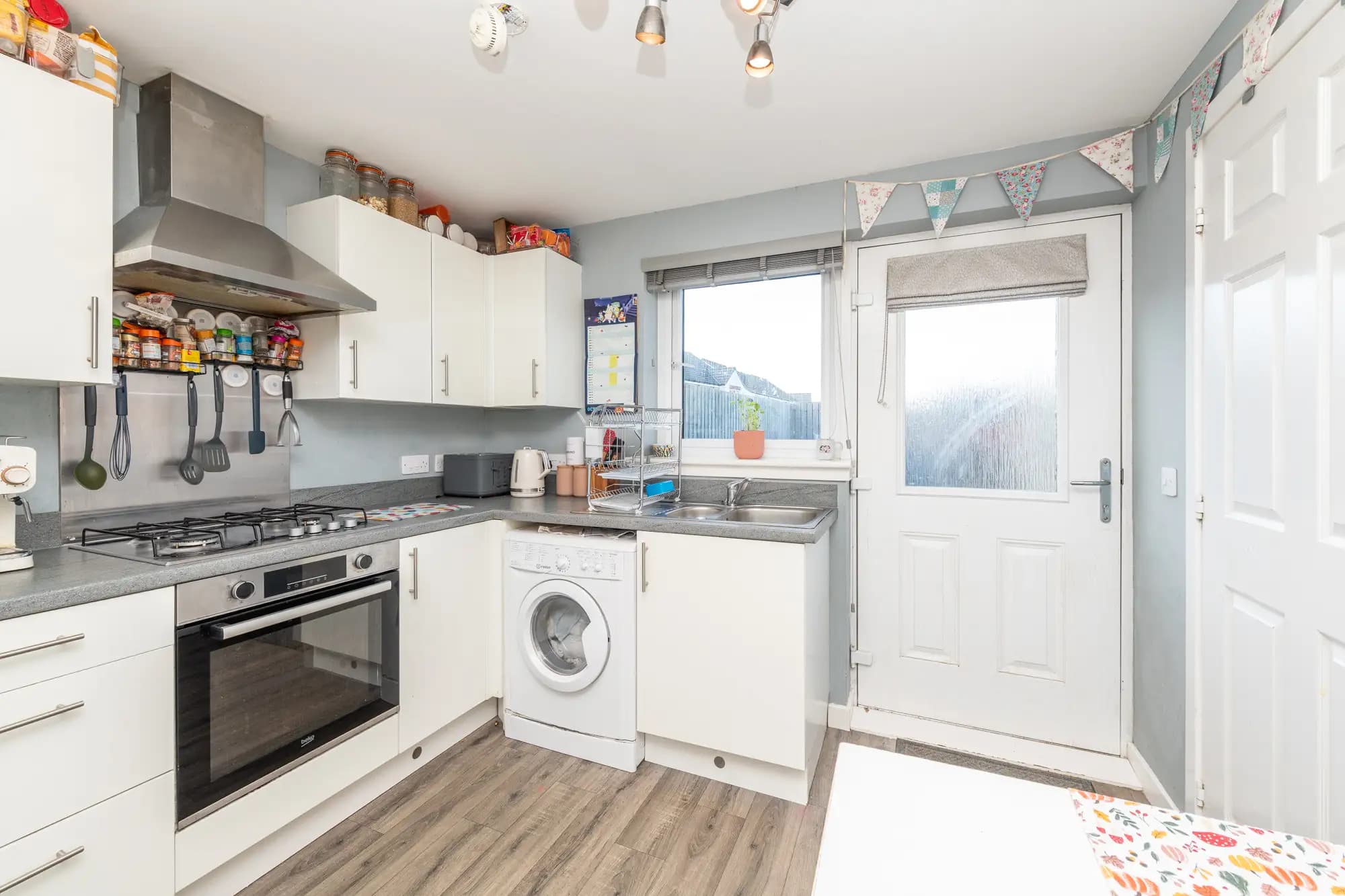 property photo 14 of 37