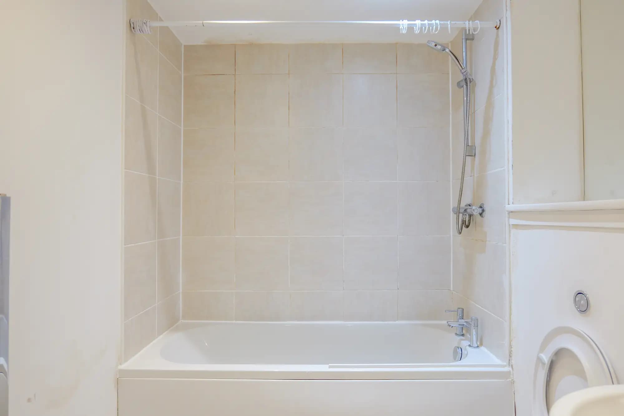 property photo 6 of 20