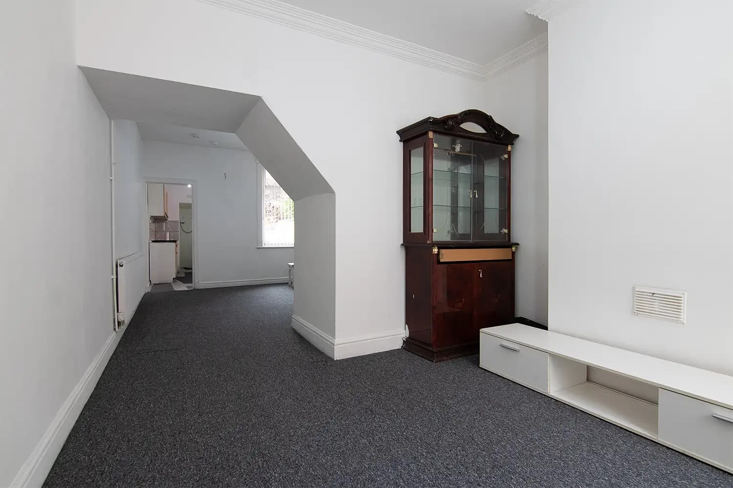 property photo 5 of 30