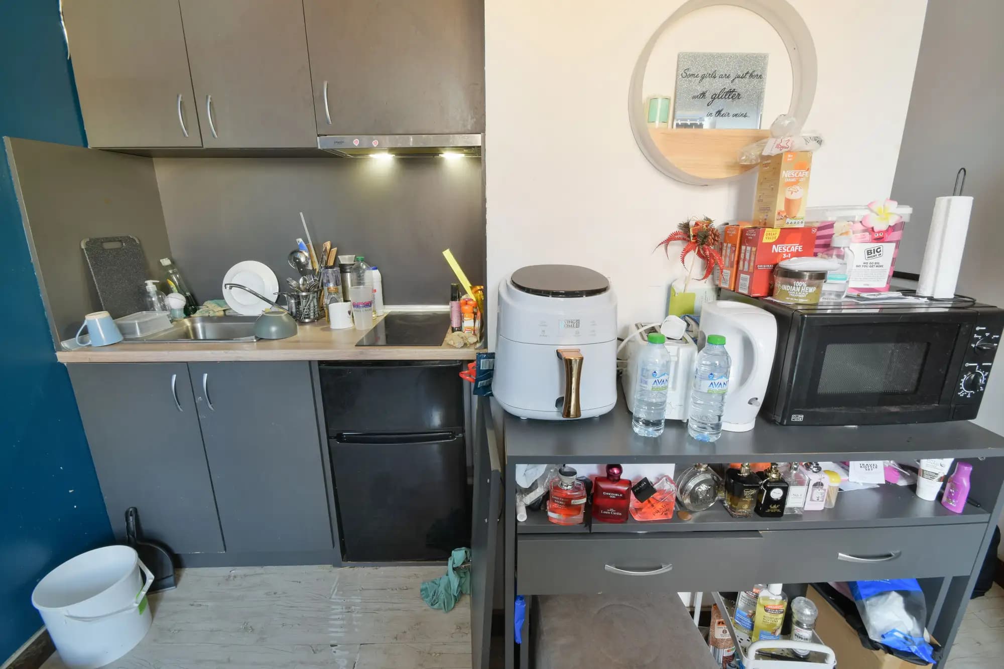 property photo 5 of 10