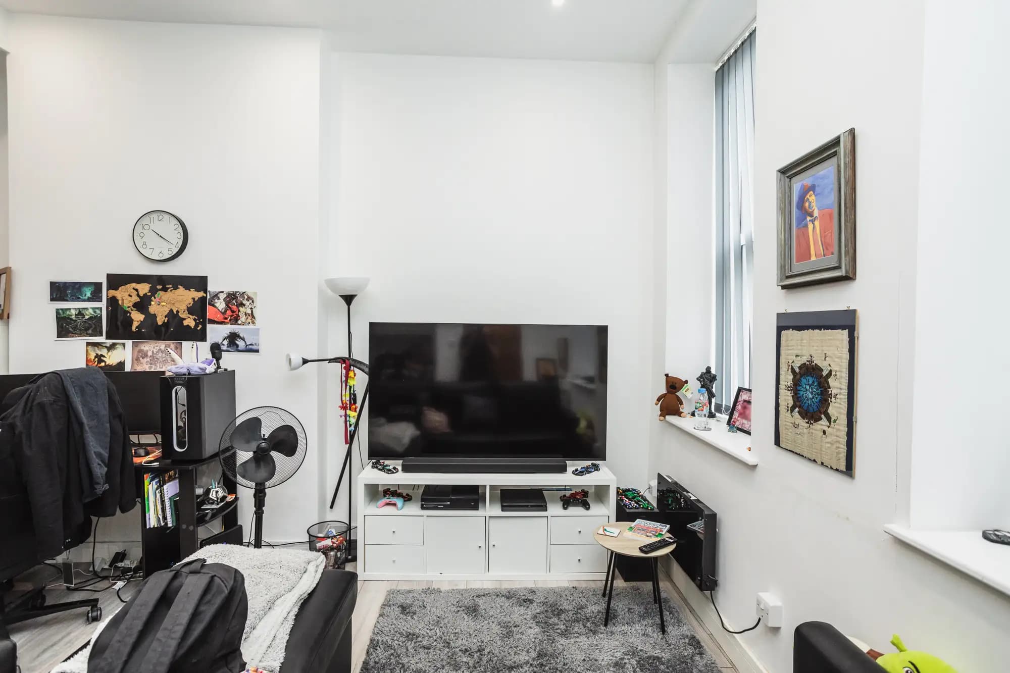 property photo 3 of 31
