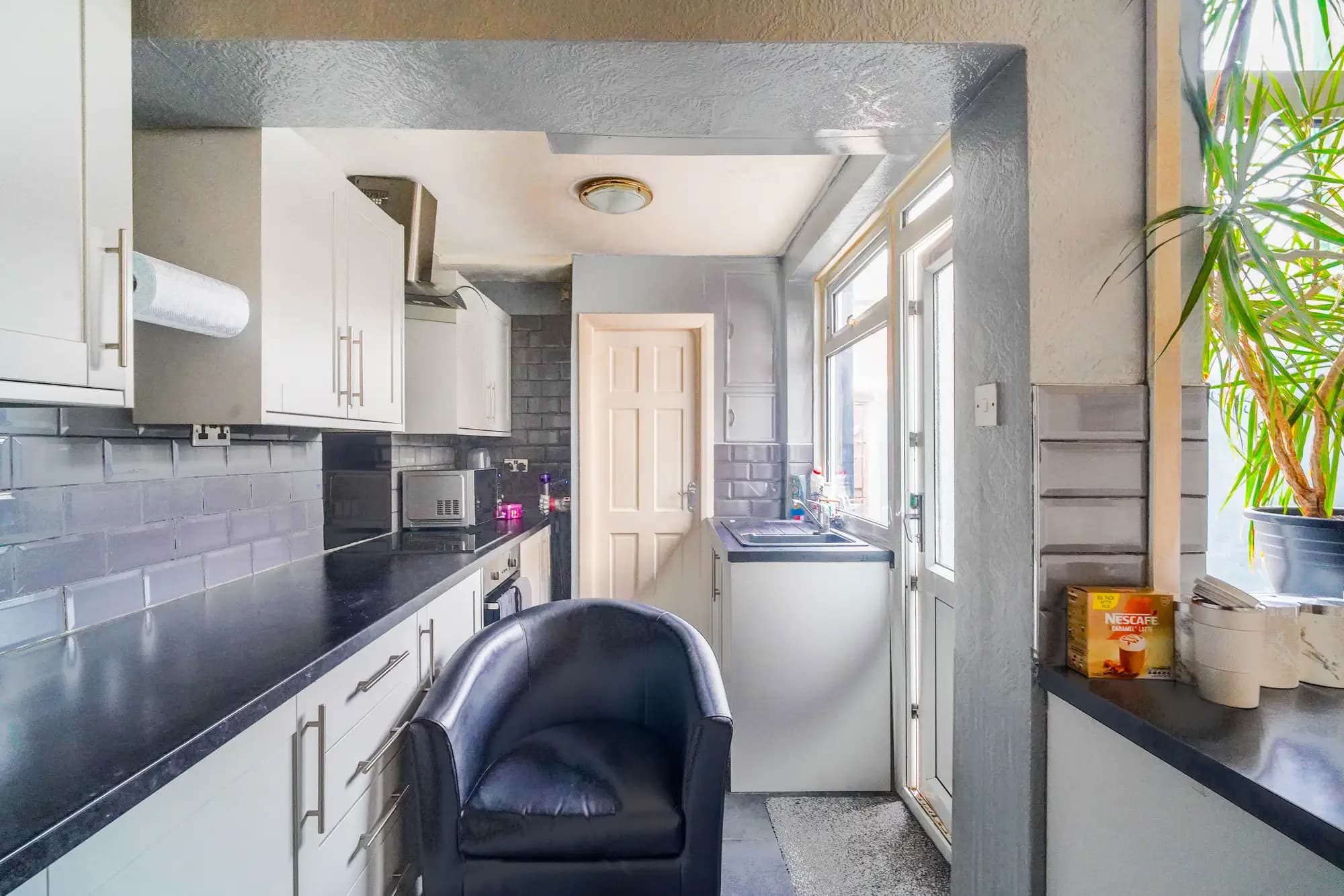 property photo 5 of 17
