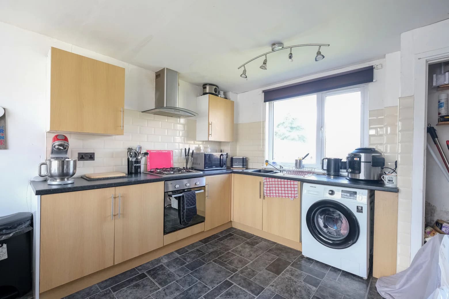 property photo 6 of 15