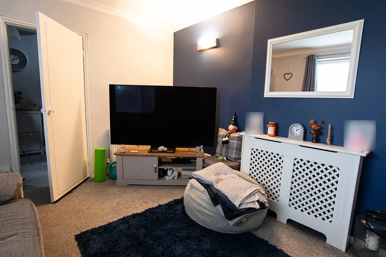 property photo 4 of 25