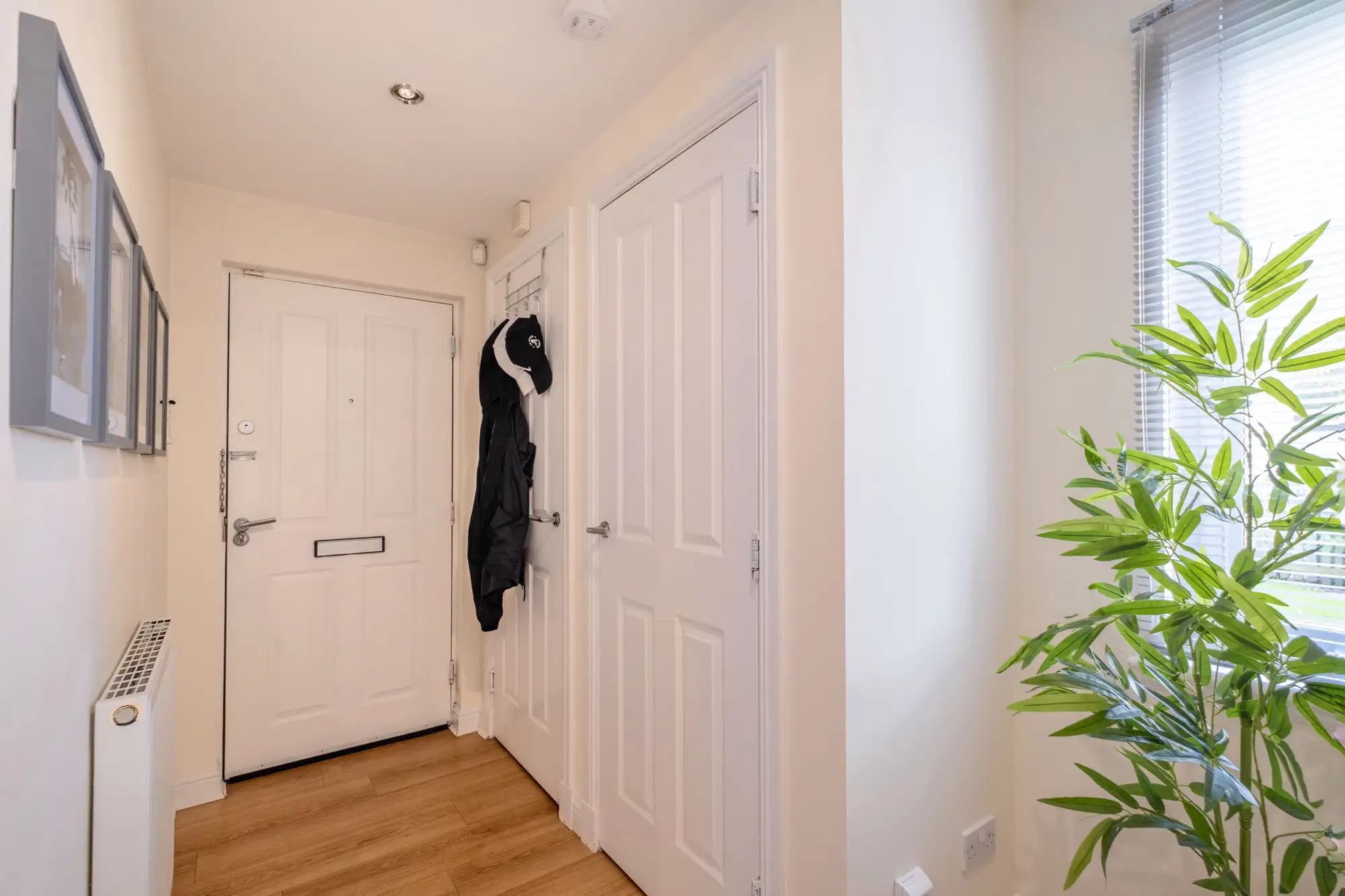 property photo 21 of 28