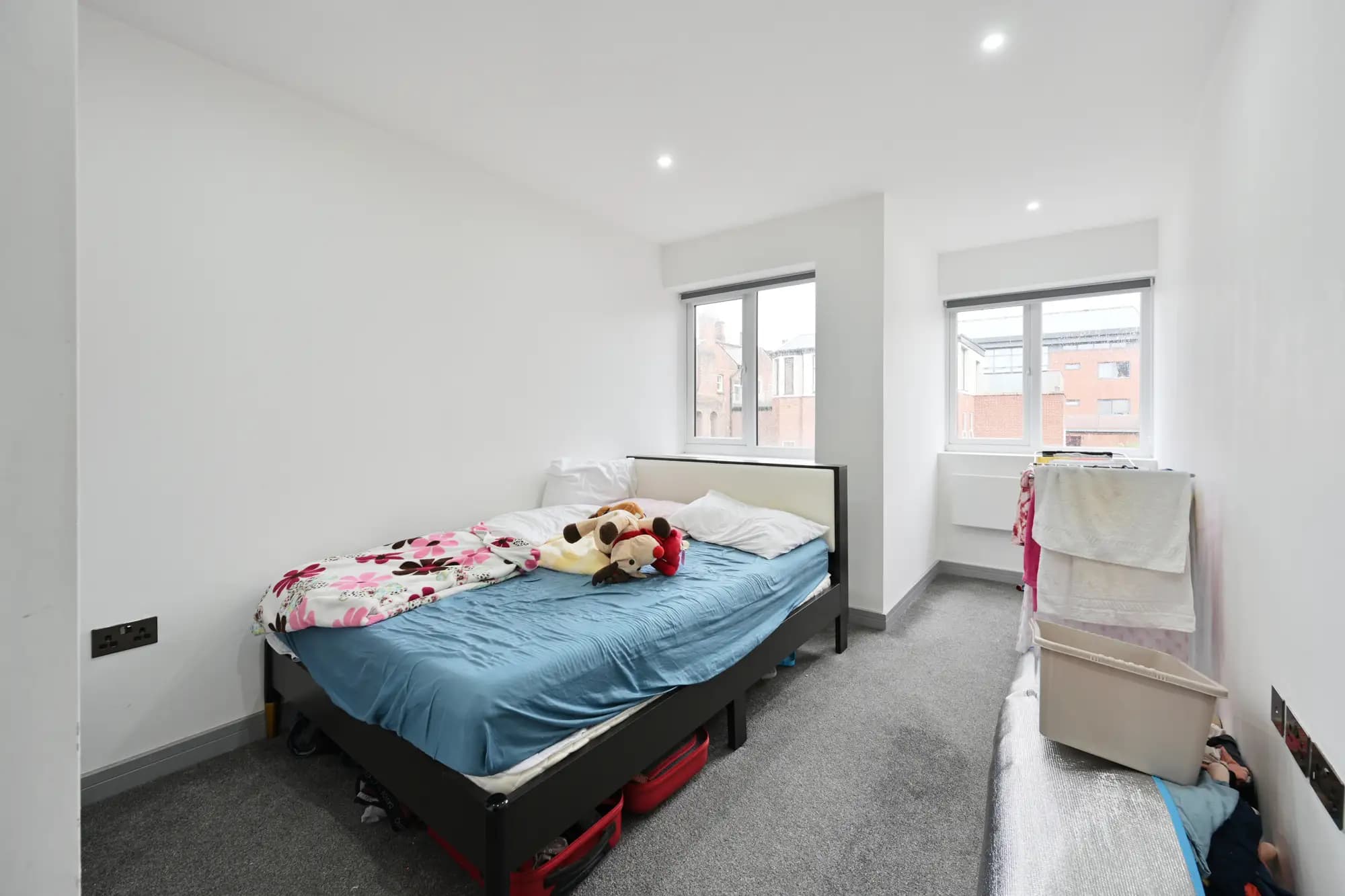 property photo 21 of 33