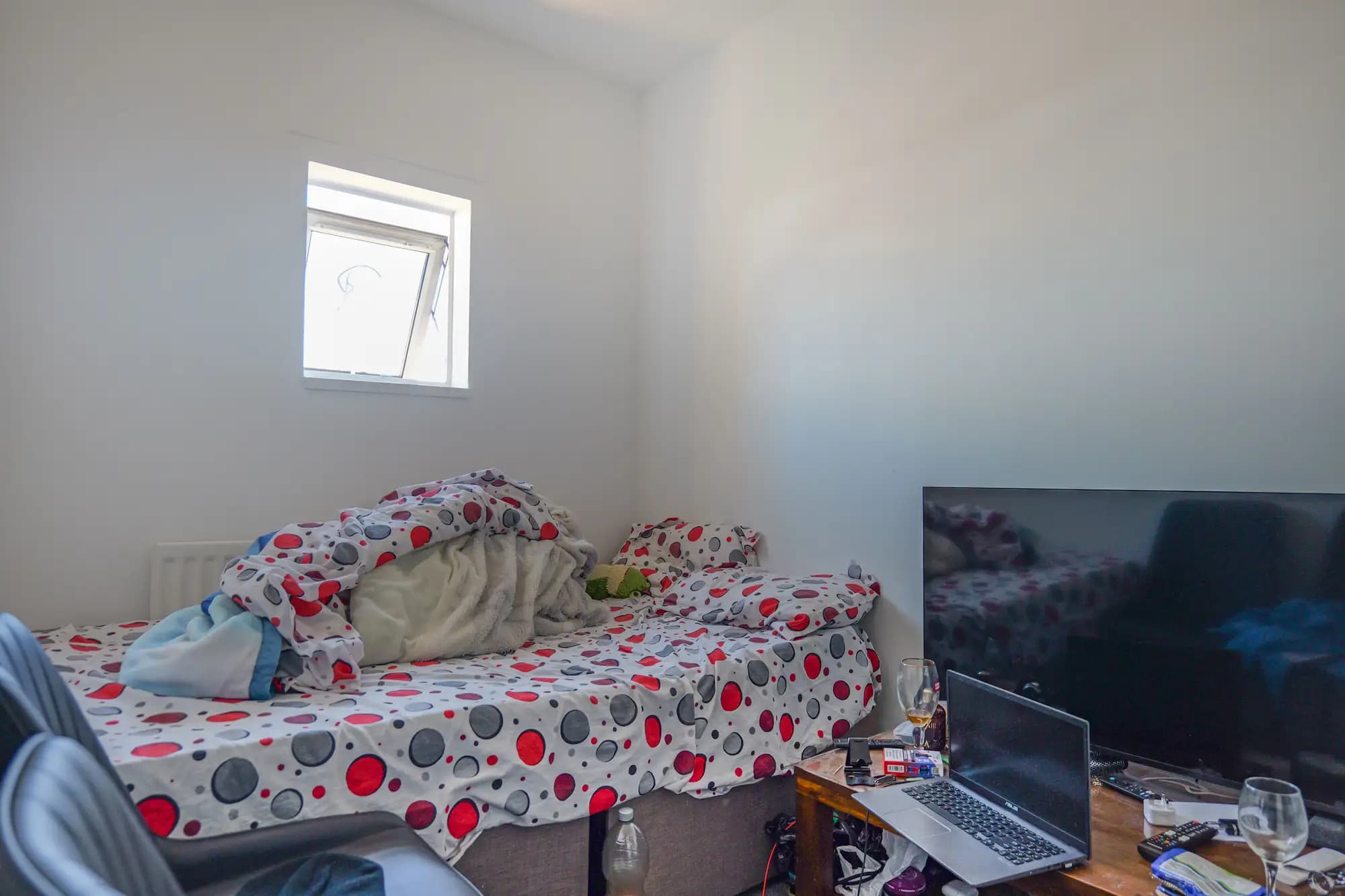 property photo 11 of 18