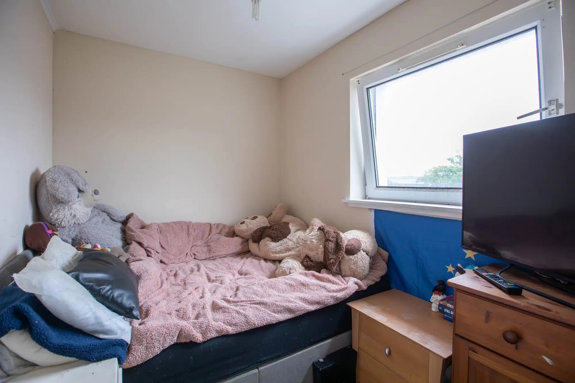 property photo 18 of 30
