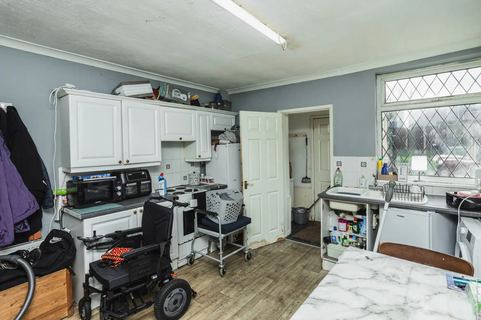 property photo 6 of 14