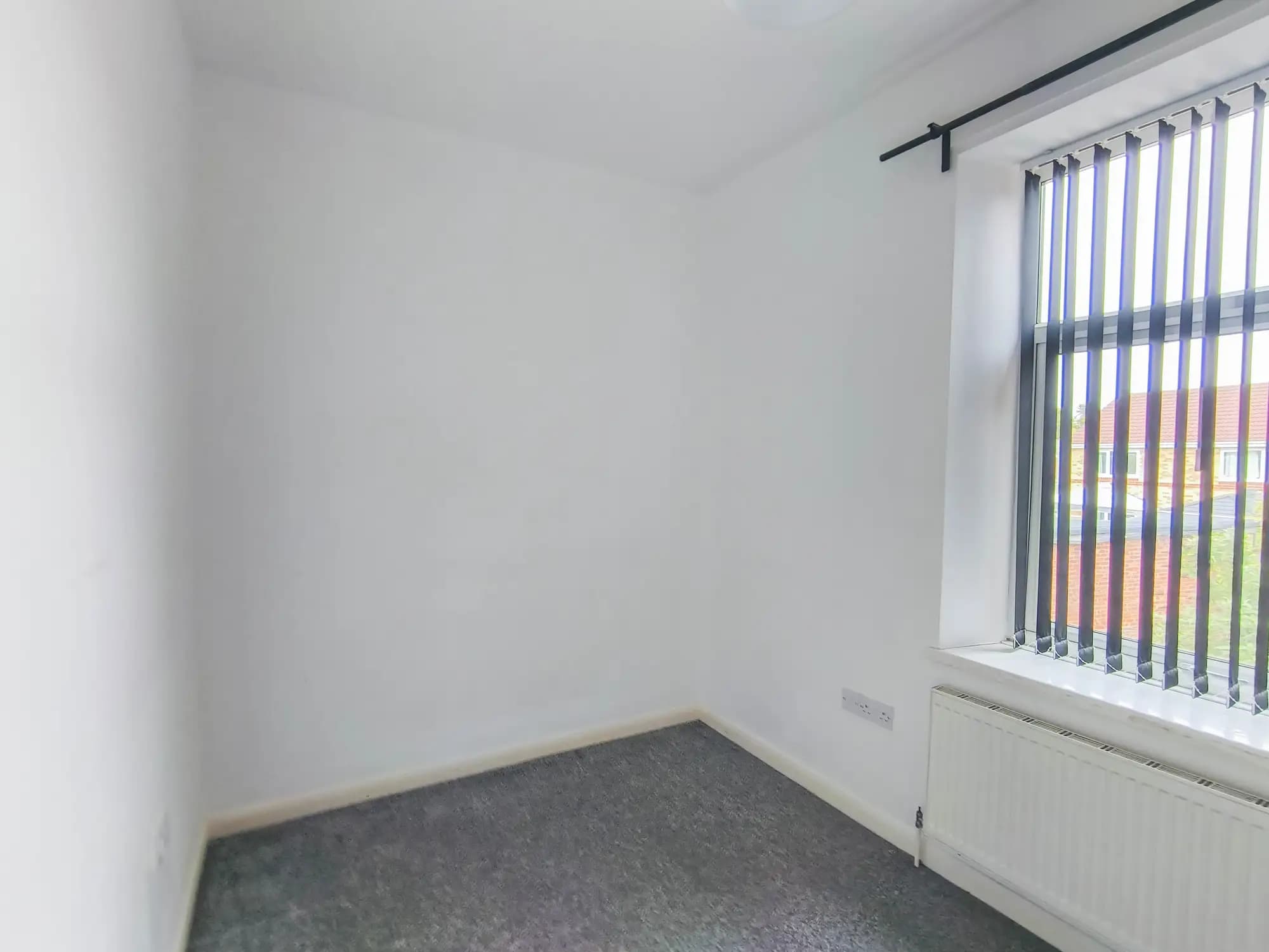 property photo 10 of 15