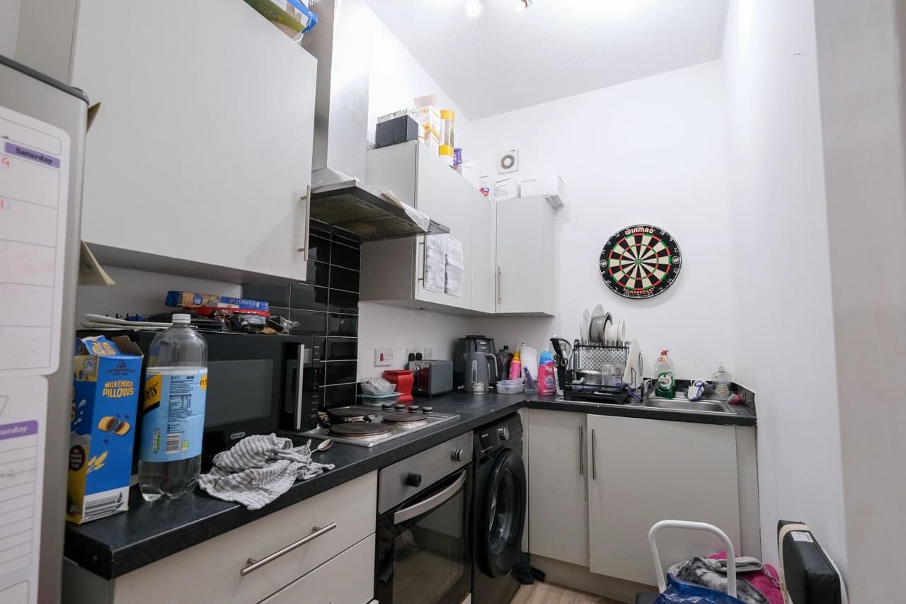 property photo 5 of 17